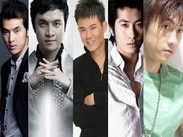 Mỗi lần gặp, đồng nghiệp thường khuyên nhưng anh chỉ cười xòa, nói đó là thói quen rồi, anh nói. Ofict2ojmnzcem