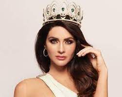 During rehearsals, fonsi also took a photo with miss puerto rico estefanía soto torres, wishing her all the best at the competition. Miss Universe Puerto Rico News