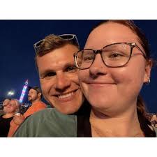 Sydney South and Travis Hilton's Wedding Website