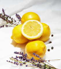 Une autre légende raconte que charles grey aurait un jour reçu un fruit de bergamote, et ne sachant comment l'utiliser, en aurait coupé un morceau qu'il aurait mis dans la tasse de thé qu'il était en train de boire. Atelier Cologne Bergamote Soleil Cologne Absolue 200ml Harrods Ae