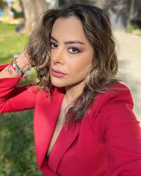 No se equivoquen: la sencillez sólo se logra a través del trabajo duro.” ♥️  #lunes @yovoypy ♥️ #makeup @makeupfred ♥️✨#makeupartist #makeuptutorial  #mekeup