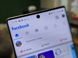 Facebook sera décortiqué pour que vous compreniez comment s'affichent vos images sur ce taille d'image pour la couverture, dimensions de photo de profil, d'article et de statut sur facebook. Debut Du Declin Pour Facebook Premiere Baisse Du Nombre D Utilisateurs En France