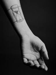 100 Meaningful Hourglass Tattoos Ultimate Guide 2021 Hourglass Tattoo Tattoos Hand Poked Tattoo