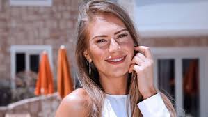 Kinga pilnuje swoich interesów 🙈😅🌴. Agata Z 40 Kontra 20 Wiek Partner Instagram Obcas Pl