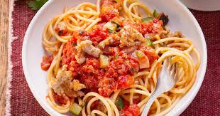 Jeder Kennt Ein Klassisches Bolognese Rezept Aber Diese Wurzige Variante Mit Italienischer Bratwurst Fenchel Und Zucch Rezepte Lebensmittel Essen Rezeptideen