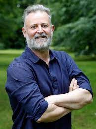 Hieronder volgt een lijst van alle acteurs van de vlaamse soapserie familie.voor een beschrijving van de personages, zie de lijst van personages uit familie. Bert Cosemans Familie Vtm Wiki Fandom