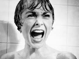Hitchcock estuvo a punto de hacerse con los derechos de la novela, pero los franceses se le adelantaron. Psicosis De Alfred Hitchcock Shook Down Underzine