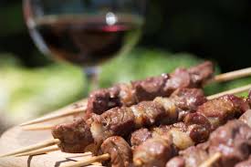 Condite con sale e pepe a vostro piacere. Passeggiando Per L Abruzzo Il Piatto Tipico Regionale L Arrosticino Il Martino