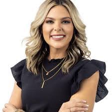 Alyssa Smallwood's Instagram, Twitter & Facebook