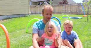 Cu parul nins, cu ochii mici. Bunica De St O Iosif AnideÈcoalÄ Ro