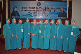 Nama tempatnya hita media, ya hita media merupakan tempat penyedia jasa desain brosur online yang sudah memiliki cabang diberbagai kota seperti, jogjakarta, jakatra, bandung, dan surabaya. 16 Model Seragam Baju Pkk Resmi Terbaik 2020 Model Baju 2021