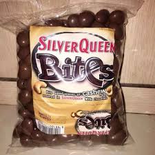 Berikut cara membuat cokelat bar ala silverqueen melansir laman all recipes. Silverqueen Bites Cokelat Almond 500g Terbaru Agustus 2021 Harga Murah Kualitas Terjamin Blibli