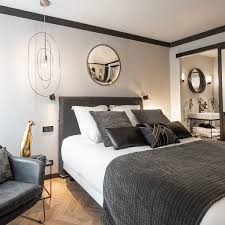 Perfeito para carregar o telemóvel e o tablet durante a noite. Diy Como Hacerte Tu Mismo A El Cabecero De Lino Que Se Lleva Architectural Digest Espana
