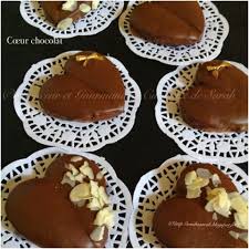 Cœur Au Chocolat 200 G De Beurre 180 G De Sucre Glace 2 C A S De Cacao 1 œuf 1 Jaune D Oeuf Gateau Sec Au Chocolat Recette Gateau Sec Recette Gateau Sable