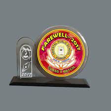 These students can give a farewell speech to the students whenever they leave college after completing their studies. Farewell Glass Memento At Rs 110 Piece Glass Trophy Id 15065260948