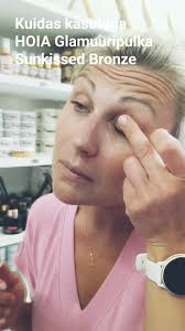 Meie Triinu näitab, kuidas tema kasutab Glamuuripulka Sunkissed Bronze.  Neid viise