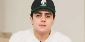 Fearing Execution, YouTuber Markitos Toys Appears Escorted By Heavily Armed  Men At CJNG Plaza