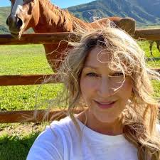 Lisa Scharf (@lisaplease)