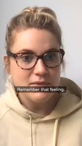 Hillary Simms's Instagram, Twitter & Facebook