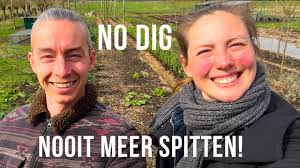 Hoe begin je een no dig moestuin? Eva (@kip.eigen) laat je drie no-dig  methodes zien!