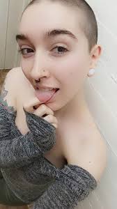 RAVEN IVEE on X: Remember when I shaved my head tho? 🥰  t.coxUciNdKiM4  X