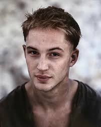 🌟 From the early days: a newly unearthed photo of baby Hardy filming The  Reckoning (2003) 📸 Swipe to see a rare behind‑the‑scenes portrait of a  young Tom Hardy as Straw, captured