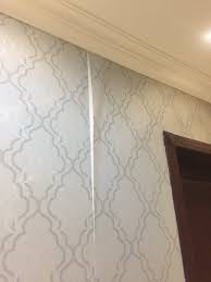 حصة على تويتر ركبت ورق جدران من أبيات وعليه ضمان ١٠ سنوات ماكملت سنة ونص وطاح ورق الجدران اتصلت ٥ مرات وجيت المعرض مرتين ولا احد جاء لو اني شارية من شارع