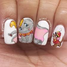 No solo de tatuajes vivimos. 26 Ideas De Unas De Disney Disney Nails Unas Disney Unas Decoradas Manicura De Unas