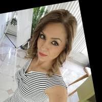 50+ perfiles de «Esther Robles»