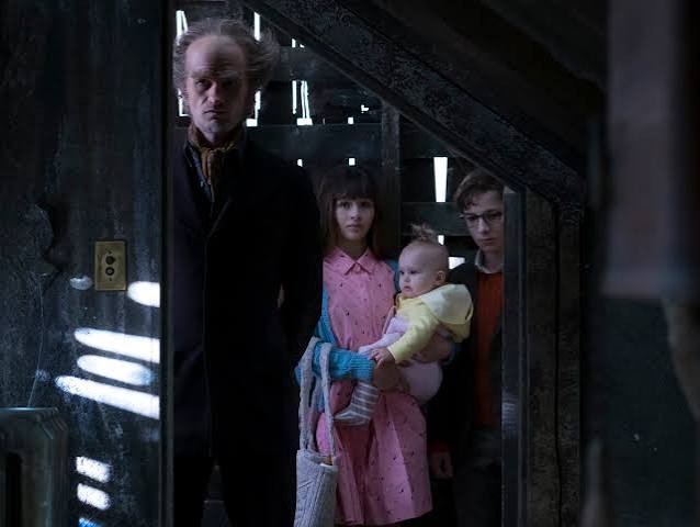 Review: Netflix's 'A Series of Unfortunate Events' Is a Dark Delight - The  Atlantic