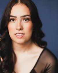 Emma Wadsworth's Instagram, Twitter & Facebook