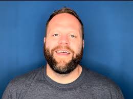 Ryan Brady (@helloryanbrady)