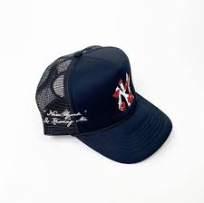 New York Yankees Final Drop Laropa Ny Kissing Me Back Trucker Hat
