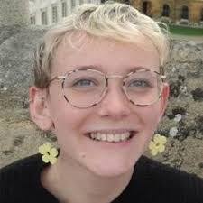 Beth Molloy's Instagram, Twitter & Facebook