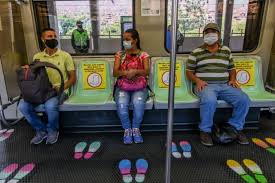 Este jueves el alcalde de medellín, daniel quintero, tomó la decisión de decretar un toque de queda nocturno durante las festividades de navidad y fin de año, los días 24, 25, 26 y 31 de diciembre, 1 y 2 de enero entre 12:00 a.m. Cuarentena Por Coronavirus 8 Ingeniosas Ideas Practicas De La Universidad De Cambridge Para Relajar El Confinamiento Sin Que Se Disparen Los Contagios Bbc News Mundo