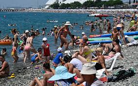 Posts have to be relevant to russia, former. Turistas Ignoran Medidas Sanitarias En Playas De Rusia Y Ucrania