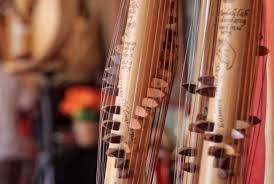 Bonang adalah salah satu alat musik tradisional yang sudah mendunia dari indonesia. Alat Musik Tradisional Sasando Dan Penjelasannya Lengkap