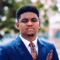 100+ perfiles de «Hyde»