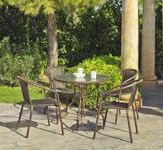 salon de jardin janeiro 1 table 4 fauteuils sur jardindeco com salon de jardin salon de jardin resine conforama