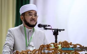 Para mufti khasnya mufti perak, tan sri harussani zakaria diminta memberikan fatwa tentang maklumat kononnya. Vaksin Covid Tidak Bertentangan Dengan Islam Ketua Dewan Ulama Pas Suara Perak