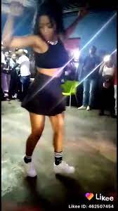 Uk tiktoker ehiz ufuah gets dragged by mzansi for stealing dance; Amapiano Dance Moves Videos Facebook