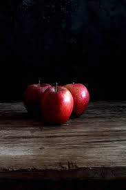 Pin By Maria Teresa On Fruits And Vegetables Fruit Photography Dark Food Photography Apples Photography