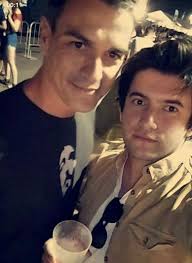 «sería el año 1998 ó 1999, teníamos unos 26 ó 27 años», rememora el senador socialista óscar lópez, amigo de juventud de sánchez, con el que compartió aventuras políticas y personales cuando. Pedro Sanchez Se Va De Festival Sus Fotografias En El Fib De Benicasim Libertad Digital