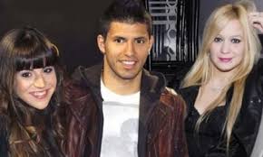 Me da mucha pena q teniendo tanta gente alrededor no tengas uno q te diga q lo primero es tu hijo. Guerra En Las Redes Entre Karina Y Giannina Maradona La Gaceta Tucuman