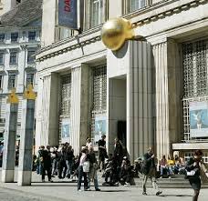 „kunstforum ist ein magazin, das so gut wie jedes thema, das wichtig ist, beackert hat, und es ist so umfangreich, dass ich manchmal noch einmal in heften von vor zehn. Bank Austria Kunstforum Goodnight