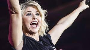 The song was received mostly positive, with each of 7 players that have scored it giving it a 50+ score. Beatrice Egli Frisch Verliebt Neuer Freund Schlagerstar Packt Endlich Aus News De