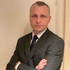 Chris Cheyne's Instagram, Twitter & Facebook