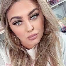 Casey Remmers's Instagram, Twitter & Facebook