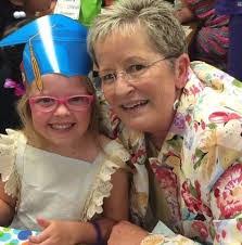 Kelly Stringfellow's Instagram, Twitter & Facebook