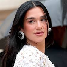 Gina Carney's Instagram, Twitter & Facebook